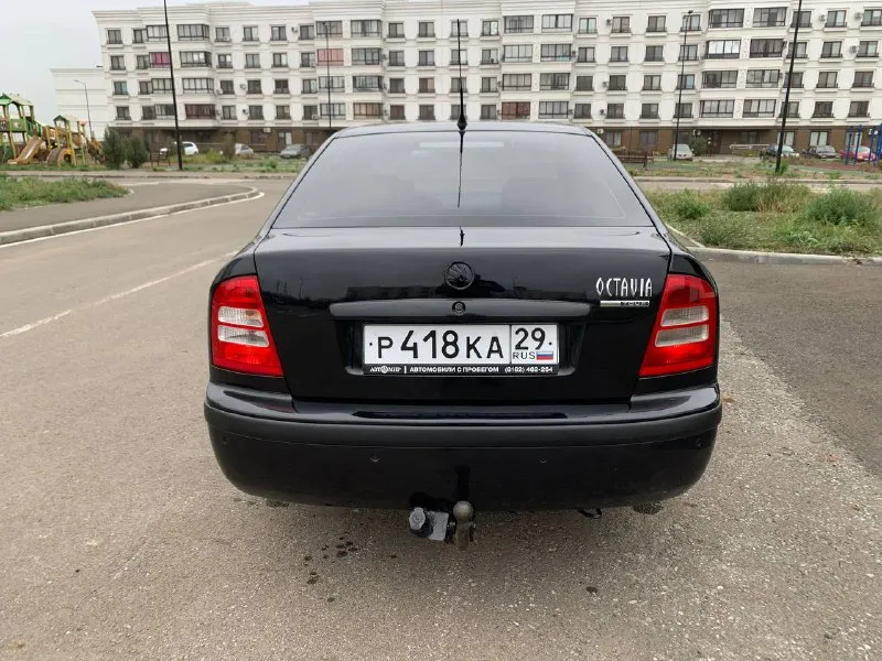 Skoda octavia tour 1.6 mpi 2010 год 2010 всего 2 владельца за все время все стёкла заводские пробег 266т автомобиль отличном состоянии технически автомобиль в хорошем состоянии по кузову выглядит как на фото без дефектов салон также в отличном состоянии сигнализация с автозапуском парк tronic климат контроль подогрев сидений остальные вопросы по телефону +79496347909 г. мариуполь цена 650 - фотография - 3