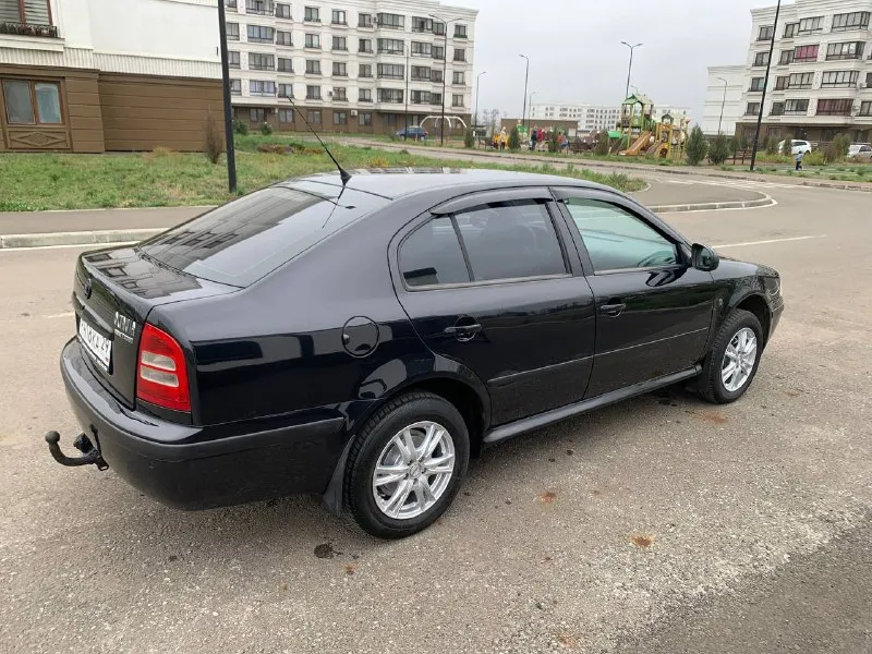 Skoda octavia tour 1.6 mpi 2010 год 2010 всего 2 владельца за все время все стёкла заводские пробег 266т автомобиль отличном состоянии технически автомобиль в хорошем состоянии по кузову выглядит как на фото без дефектов салон также в отличном состоянии сигнализация с автозапуском парк tronic климат контроль подогрев сидений остальные вопросы по телефону +79496347909 г. мариуполь цена 650 - фотография - 4