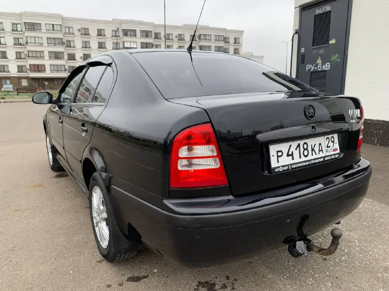 Skoda octavia tour 1.6 mpi 2010 год 2010 всего 2 владельца за все время все стёкла заводские пробег 266т автомобиль отличном состоянии технически автомобиль в хорошем состоянии по кузову выглядит как на фото без дефектов салон также в отличном состоянии сигнализация с автозапуском парк tronic климат контроль подогрев сидений остальные вопросы по телефону +79496347909 г. мариуполь цена 650 - фотография - 6