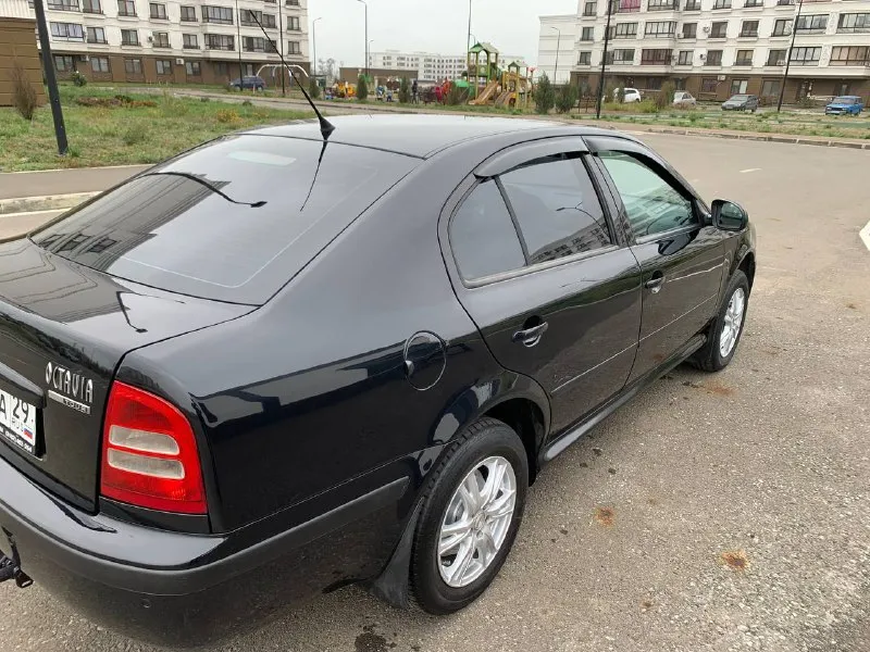 Skoda octavia tour 1.6 mpi 2010 год 2010 всего 2 владельца за все время все стёкла заводские пробег 266т автомобиль отличном состоянии технически автомобиль в хорошем состоянии по кузову выглядит как на фото без дефектов салон также в отличном состоянии сигнализация с автозапуском парк tronic климат контроль подогрев сидений остальные вопросы по телефону +79496347909 г. мариуполь цена 650 - фотография - 8