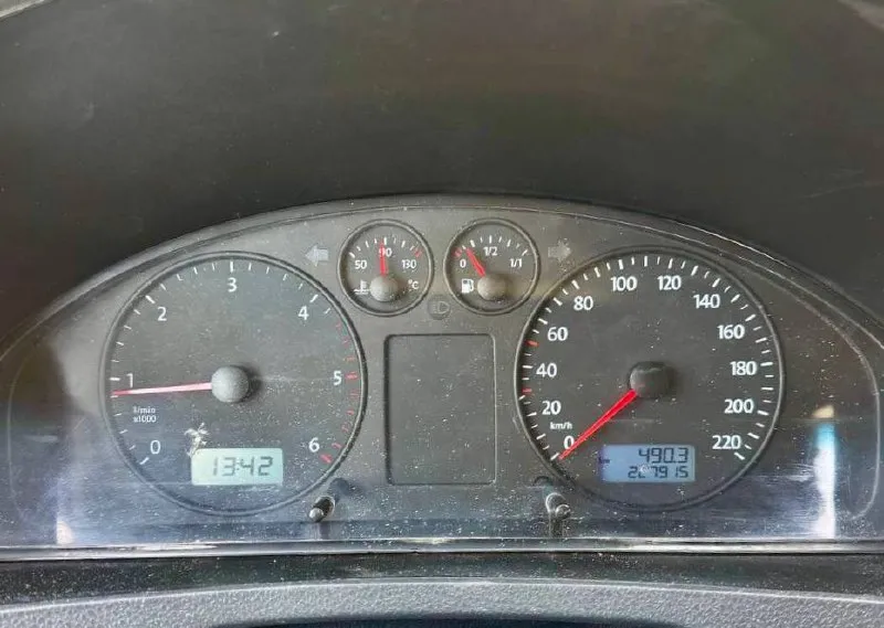 🇩🇪 Volkswagen transporter t5

💰Цена: 1 330 000р
🏢Город: мариуполь
📅Год выпуска: 2004
🗒️Пробег: 227 915 км.
⚙️Двигатель: 1.9 tdi
⛽Топливо: дизель
⚙️Кпп: механика

📞 Телефон:

+7-949-727-41-51
+7-989-263-55-56
+7-949-713-18-14

💾 Описание:

Volkswagen transporter t5 — легендарный минивэн. Переднеприводная компоновка с поперечным расположением двигателя.  Оснащен надежным двигателем объемом 1.9 литра.
Пассажирская версия кузова 8+1

✅ Кузов без коррозии
И дефектов выглядит шикарно

✅ Птс оригинал, крайний владелец с 2014 года

✅ Отличное внешнее и технические состояние

✅ Кондиционер, фаркоп, магнитола с usb и bluetooth, линзованая led оптика

❗️Проведено полное то с заменой всех жидкостей и фильтров, обслужена ходовая часть, топливная аппаратура, тормозная система.

Улица шевченко 2️⃣6️⃣9️⃣ - фотография - 10