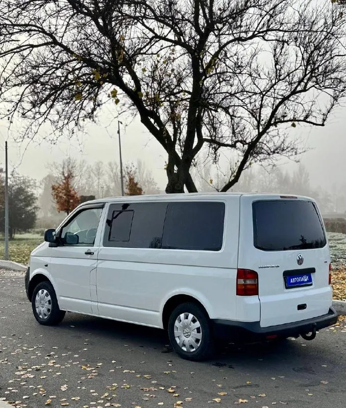 🇩🇪 Volkswagen transporter t5

💰Цена: 1 330 000р
🏢Город: мариуполь
📅Год выпуска: 2004
🗒️Пробег: 227 915 км.
⚙️Двигатель: 1.9 tdi
⛽Топливо: дизель
⚙️Кпп: механика

📞 Телефон:

+7-949-727-41-51
+7-989-263-55-56
+7-949-713-18-14

💾 Описание:

Volkswagen transporter t5 — легендарный минивэн. Переднеприводная компоновка с поперечным расположением двигателя.  Оснащен надежным двигателем объемом 1.9 литра.
Пассажирская версия кузова 8+1

✅ Кузов без коррозии
И дефектов выглядит шикарно

✅ Птс оригинал, крайний владелец с 2014 года

✅ Отличное внешнее и технические состояние

✅ Кондиционер, фаркоп, магнитола с usb и bluetooth, линзованая led оптика

❗️Проведено полное то с заменой всех жидкостей и фильтров, обслужена ходовая часть, топливная аппаратура, тормозная система.

Улица шевченко 2️⃣6️⃣9️⃣ - фотография - 4