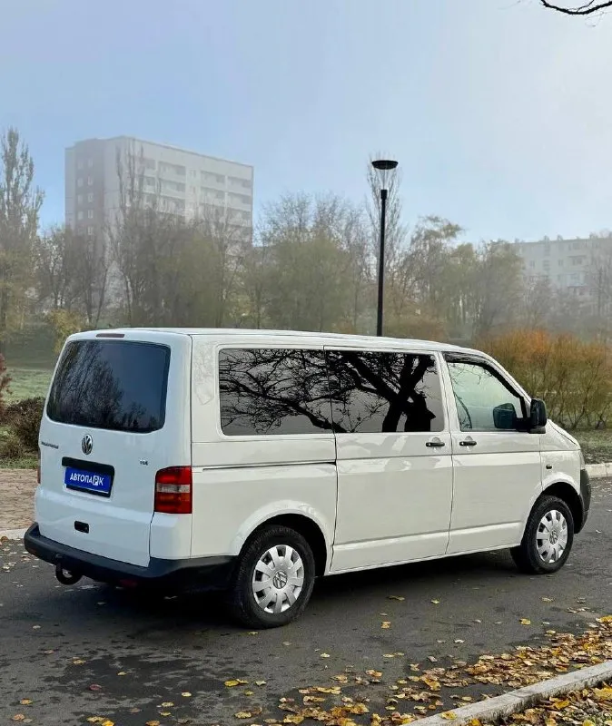 🇩🇪 Volkswagen transporter t5

💰Цена: 1 330 000р
🏢Город: мариуполь
📅Год выпуска: 2004
🗒️Пробег: 227 915 км.
⚙️Двигатель: 1.9 tdi
⛽Топливо: дизель
⚙️Кпп: механика

📞 Телефон:

+7-949-727-41-51
+7-989-263-55-56
+7-949-713-18-14

💾 Описание:

Volkswagen transporter t5 — легендарный минивэн. Переднеприводная компоновка с поперечным расположением двигателя.  Оснащен надежным двигателем объемом 1.9 литра.
Пассажирская версия кузова 8+1

✅ Кузов без коррозии
И дефектов выглядит шикарно

✅ Птс оригинал, крайний владелец с 2014 года

✅ Отличное внешнее и технические состояние

✅ Кондиционер, фаркоп, магнитола с usb и bluetooth, линзованая led оптика

❗️Проведено полное то с заменой всех жидкостей и фильтров, обслужена ходовая часть, топливная аппаратура, тормозная система.

Улица шевченко 2️⃣6️⃣9️⃣ - фотография - 6