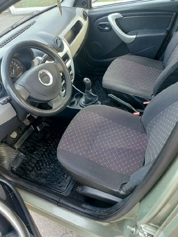 Renault logan 1.6 бензин. 2011 год выпуска. оригинальный птс(2 владельца). все ключи. автомобиль в отличном техническом состоянии, без вложений, кузов в отличном состоянии (есть пару мелких сколов, и царапина на заднем бампере)без гнили, ржавчины и т д. прбег 310.км. салон идеальный. кондиционер рабочий. электрика тоже вся в рабочем состоянии. новая зимняя резина. по договоренности предоставлю авто для проверки на ваше сто. автотека по запросу. юридически оформление без проблем. осмотр донецк, ленинский р-н. прошу 430.000 рублей. торг у капота, естественно будет!больше информации по +79493074581,+79493954618 📞 звоните: +7(949)3074581 - фотография - 5