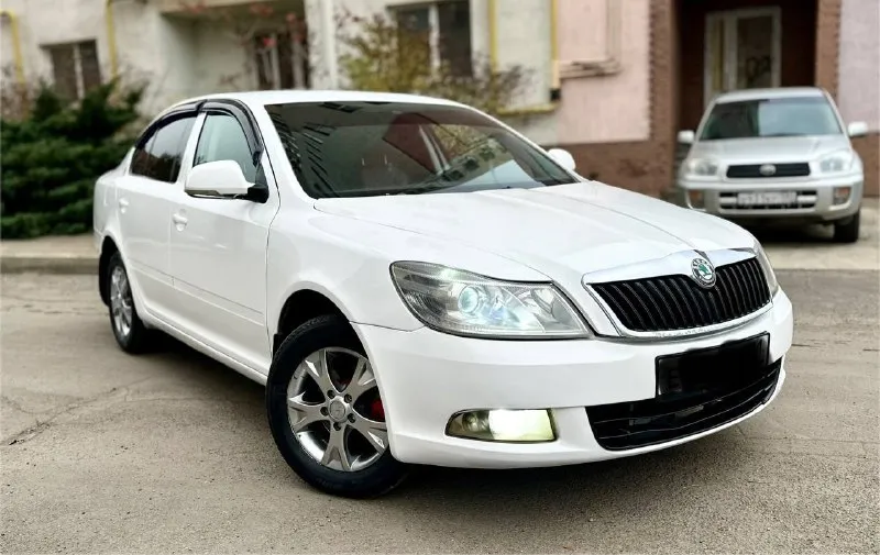 🔥🔥🔥💣🔥🔥🔥 *цена 650тыс. руб. * срочно такая низкая цена только сегодня. skoda octavia a5 рейсталинг 2012г. 1.6 mpi механика. родной пробег 250тыс. км. 2хозяина. авто в хорошем состоянии вложений не требует не каких. кузов без гнили и ржавчины выглядит красиво как на фото так и в живую. # работают отлично не дымит не троит тянет хорошо. самый лучший и надежный мотор в линейке. ходовая без посторонних звуков все в полном порядке. коробка отлично работает. масла фильтра только поменял. салон чистый. богатая комплектация. кондиционер, гур, датчики света и дождя, подогрев сидений и зеркал,4эл. стеклоподьмника, эл. зеркала, подушки безопасности, парк-троик. установлена магнитола на android системе. литые диски. лед фары в ближнем и туманках, тонеровка. в серьезных дтп не была. документы в полном порядке.2собственика, птс оригинал, любое переоформление хоть по дкп хоть через мрео. осмотр донецк +79497946634 +79895340753 телег. 📲 tg: vvv 📞 📲 tg: vvv 📞 звоните: +7(949)7946634 - фотография - 2