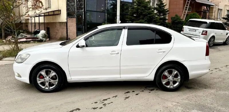 🔥🔥🔥💣🔥🔥🔥 *цена 650тыс. руб. * срочно такая низкая цена только сегодня. skoda octavia a5 рейсталинг 2012г. 1.6 mpi механика. родной пробег 250тыс. км. 2хозяина. авто в хорошем состоянии вложений не требует не каких. кузов без гнили и ржавчины выглядит красиво как на фото так и в живую. # работают отлично не дымит не троит тянет хорошо. самый лучший и надежный мотор в линейке. ходовая без посторонних звуков все в полном порядке. коробка отлично работает. масла фильтра только поменял. салон чистый. богатая комплектация. кондиционер, гур, датчики света и дождя, подогрев сидений и зеркал,4эл. стеклоподьмника, эл. зеркала, подушки безопасности, парк-троик. установлена магнитола на android системе. литые диски. лед фары в ближнем и туманках, тонеровка. в серьезных дтп не была. документы в полном порядке.2собственика, птс оригинал, любое переоформление хоть по дкп хоть через мрео. осмотр донецк +79497946634 +79895340753 телег. 📲 tg: vvv 📞 📲 tg: vvv 📞 звоните: +7(949)7946634 - фотография - 6