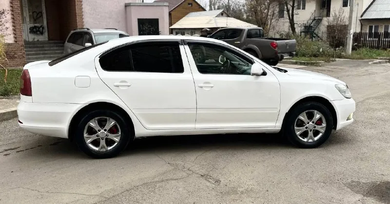 🔥🔥🔥💣🔥🔥🔥 *цена 650тыс. руб. * срочно такая низкая цена только сегодня. skoda octavia a5 рейсталинг 2012г. 1.6 mpi механика. родной пробег 250тыс. км. 2хозяина. авто в хорошем состоянии вложений не требует не каких. кузов без гнили и ржавчины выглядит красиво как на фото так и в живую. # работают отлично не дымит не троит тянет хорошо. самый лучший и надежный мотор в линейке. ходовая без посторонних звуков все в полном порядке. коробка отлично работает. масла фильтра только поменял. салон чистый. богатая комплектация. кондиционер, гур, датчики света и дождя, подогрев сидений и зеркал,4эл. стеклоподьмника, эл. зеркала, подушки безопасности, парк-троик. установлена магнитола на android системе. литые диски. лед фары в ближнем и туманках, тонеровка. в серьезных дтп не была. документы в полном порядке.2собственика, птс оригинал, любое переоформление хоть по дкп хоть через мрео. осмотр донецк +79497946634 +79895340753 телег. 📲 tg: vvv 📞 📲 tg: vvv 📞 звоните: +7(949)7946634 - фотография - 7