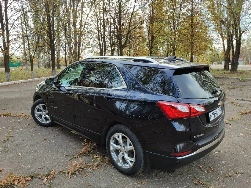 Продам свой личный автомобиль chevrolet equinox, конец 2020 г. в. 1.5 turbo (178 л. с. ) автомат, 146 тыс км. предмаксимальная комплектация lt+! на 18-ых дисках, панорамная крыша, большой сенсорный монитор. состояние нового авто. есть все для комфортной езды: - панорамная крыша - ﻿подогревы сидений - ﻿сенсорный монитор (с поддержкой applecarplay или android auto) - ﻿камеры заднего вида. - ﻿мониторинг мертвых зон. - ﻿парктроники по кругу. - ﻿адаптивный круиз контроль с движениями по полосам и предупреждения о препятствиях. - ﻿кожаный мульти руль - ﻿электропривод багажника - ﻿бесключевой доступ - ﻿автозапуск с ключа - дорогой видеорегистратор - ﻿электро-ручник. - розетка 220 вольт - ﻿двух зонный климат-контроль - два оригинальных заводских ключа - ﻿датчик света / дождя / давление в шинах - ﻿диски r18 - ﻿autohold и многое другое. . продажа с полным переоформлением в мрэо, автомобилем владею 1.5 года. цена:2080000 руб. енакиево. +79496139167 📞 звоните: +7(949)6139167 - фотография - 2