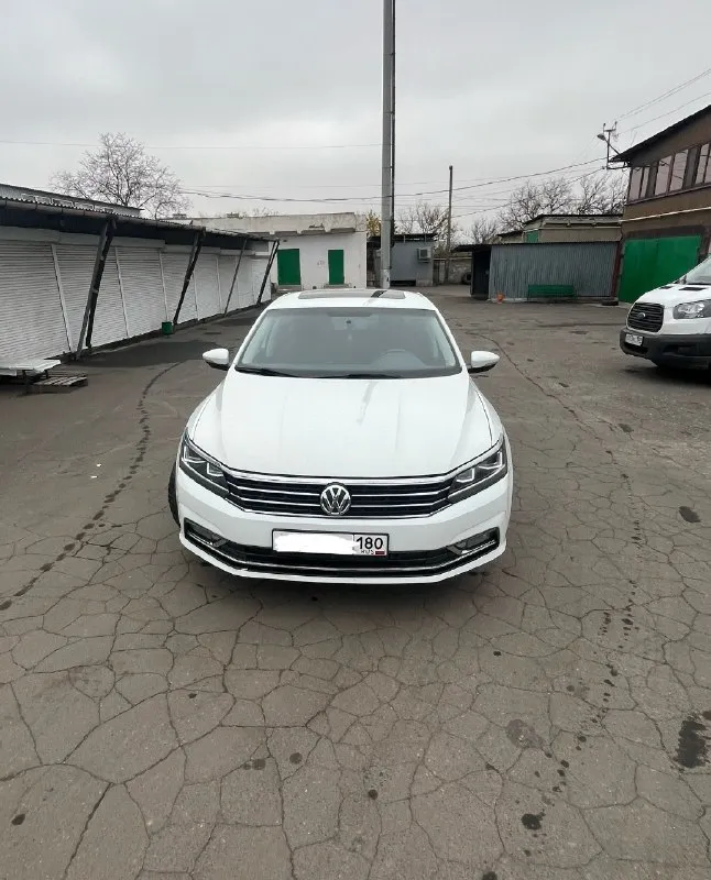 Продам: volkswagen passat b7 2016 двигатель:1.8 tsi gen 3 6ст aisin пробег: 153000км -датчик света -датчик давления в шинах -камера заднего вида -электро привод стёкол -двухзонный климат контроль -электро привод переднего сиденья -подогрев сидений -громкая связь -bluetooth, usb, aux, carplay машина очень динамичная, резвая, но и приятная по расходу! коробка не пинает, отлично работает ! масло не ест, от замены до замены. салон в отличном состояние вся обслуженная, звоните, расскажу что делал! по документам полный порядок. г. макеевка цена 1.670 000 торг 📞 +79497129165 📲 tg: @gryz_li 📞 +7(949)3149622 📞 звоните: +7(949)7129165 - фотография - 1