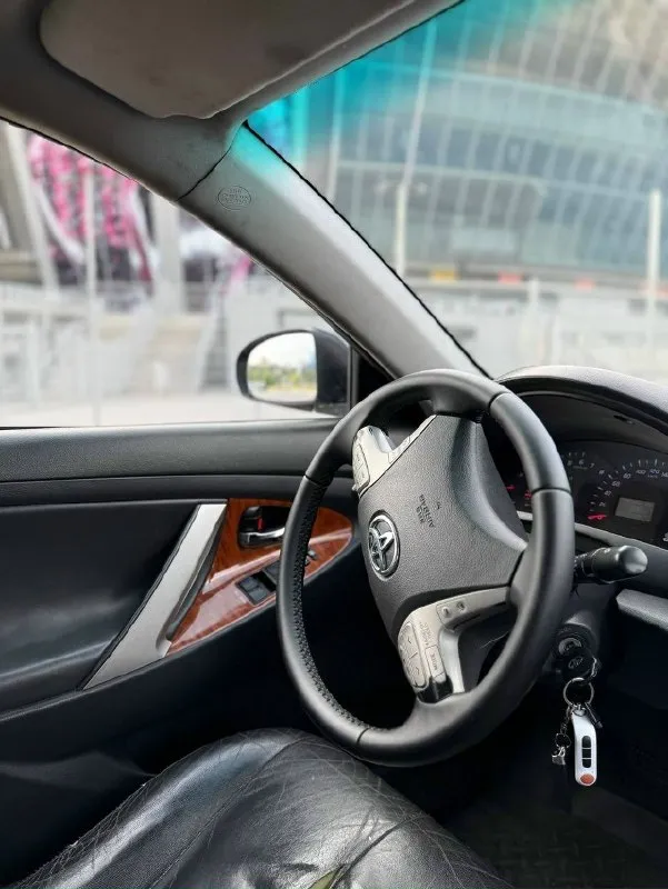 💶 цена: 950000 📮 город: донецк 🚘 марка / модель: camry 40 📅 год выпуска: 2009 📊 пробег: 350000 ⛽ двигатель (тип, объем, мощность): 2.4 ✅ vin код: xw7be40kx0s006842 🔧 тип кпп: акпп 👨‍⚖ владельцев в птс: 4 ⏳ срок владения: 1 📝 описание: надёжный и проверенный временем автомобиль, готов к эксплуатации без дополнительных вложений в ближайшее время. пробег 350 000 км честный пробег, для автомобиля этого года выпуска. имеются царапины по кузову. небольшие косметические дефекты, которые не влияют на техническое состояние автомобиля. camry 2009 - это отличный вариант для тех, кто ищет надежный автомобиль, для повседневной эксплуатации. несмотря на возраст и пробег, автомобиль находится в хорошем техническом состоянии и готов прослужить вам еще долгое время. комплектация максимальная, r4. комплект зимней резины на родных дисках в подарок. ☎ контактный телефон: +7(949)-535-20-18 📞 звоните: +7(949)5352018 - фотография - 5