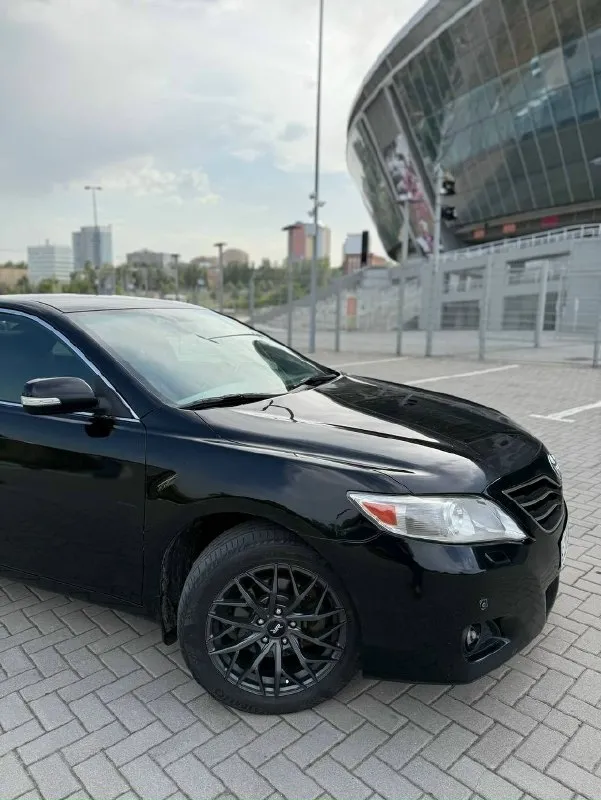 💶 цена: 950000 📮 город: донецк 🚘 марка / модель: camry 40 📅 год выпуска: 2009 📊 пробег: 350000 ⛽ двигатель (тип, объем, мощность): 2.4 ✅ vin код: xw7be40kx0s006842 🔧 тип кпп: акпп 👨‍⚖ владельцев в птс: 4 ⏳ срок владения: 1 📝 описание: надёжный и проверенный временем автомобиль, готов к эксплуатации без дополнительных вложений в ближайшее время. пробег 350 000 км честный пробег, для автомобиля этого года выпуска. имеются царапины по кузову. небольшие косметические дефекты, которые не влияют на техническое состояние автомобиля. camry 2009 - это отличный вариант для тех, кто ищет надежный автомобиль, для повседневной эксплуатации. несмотря на возраст и пробег, автомобиль находится в хорошем техническом состоянии и готов прослужить вам еще долгое время. комплектация максимальная, r4. комплект зимней резины на родных дисках в подарок. ☎ контактный телефон: +7(949)-535-20-18 📞 звоните: +7(949)5352018 - фотография - 7