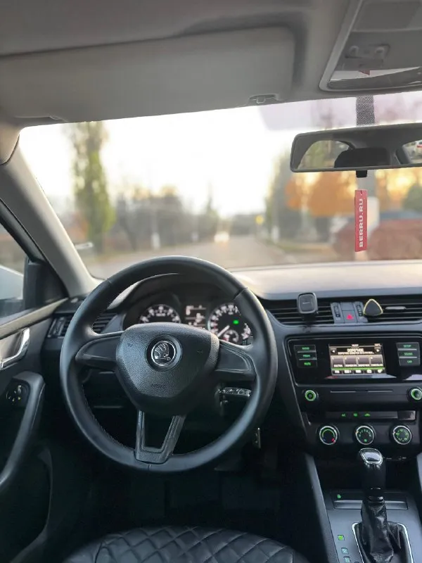 Продам skoda oktavia a7 2015г 1.6 на автомате) двигатель 1.6 mpi 110 л. с масло не жрет, коробка автомат надежный японский aisin, работает идеально, ходовка сбитая, очень мягкая, стойки и колодки новые, комплектация: заводская магнитола с бортовым компьютером, гидроусилитель руля, кондиционер, asr, abs, стабилизация, эл. зеркала с подогревом, хорошая зимняя резина, новый аккумулятор, авто приятное в ходу! цена отличная 🎁 850 000 рублей 🎁 документы чистые, переоформление без проблем. находится в макеевке звоните +79485570537 📞 звоните: +7(948)5570537 - фотография - 10