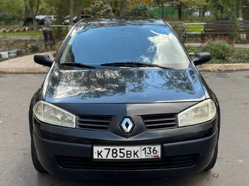 🚙renault megane 💰цена - 398.000₽ 🌍 город - мариуполь 📆 год выпуска - 2005 🛞пробег - 121.000 км ⛽️топливо - бензин ⚙️модификация- 1.6 🕹️кпп - механика 🏋🏻‍♂️собственник - да ☎️+79497368266 автомобиль в идеальном состоянии! с оригинальным пробегом 100% весь в родном окрасе! полностью обслужен, вложений не требует не каких техника вся на отлично. весной было сделано большое то кузов в отличном состоянии!документы абсолютно чистые доп. инфо. по телефону. автотека зеленая! abs✅ усилитель руля✅ эл. подъемники ✅ 4 подушки безопасности✅ - фотография - 2