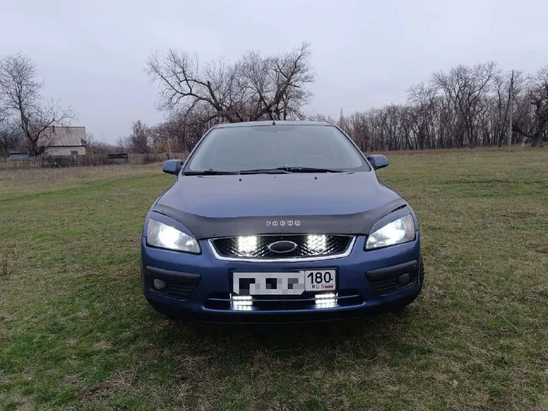 Продам ford focus 2 2006 года. объём двигателя 1.8 (125 л. с. ) бензин. пробег 261тыс. установлен контрактный двигатель с пробегом 90 тыс. комплектация: стеклоподъёмники 2, кондиционер, подогрев окон, подогрев передних сидений, андроид экран, хорошее звучание музыки. ходовка в порядке. резина новая зима, лето. с документами порядок. цена: 530 000. торг. вопросы по телефону: +79493286625 (теграмм, макс). 📞 звоните: +7(949)3286625 - фотография - 2