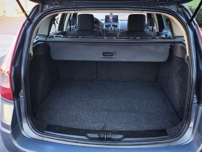 Здравствуйте, продам семейный автомобиль reno megane 2 в кузове универсал в идеальном состоянии по кузову вся в заводском окрасе, всё родное даже стекла, авто в жизни лучше чем на фото, в богатой комплектации: климат контроль, круиз контроль, датчик дождя, датчик света, мульти руль, полный электро пакет, дорогая оптика, хорошая андроид магнитола, +комплект летней резины на литых дисках, двигатель масло не кушает от замены до замены, работает хорошо, коробка в отличном состоянии без проблем, по ходовой части всё отлично, по документам всё чисто могу присутствовать с вами в мрэо. осмотр г. донецк цена 720.000 кому нужен действительно достойный автомобиль звоните возможен обмен +79493687962 📲 tg: @tg00239 📞 звоните: +7(949)3687962 - фотография - 9