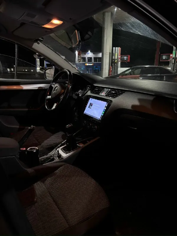 Продам skoda octavia 1.4 tsi mt цена: 1.000.000 руб торг в очень хорошем состоянии. машина ухожена и обслужена от а до я. менялась поршневая, вкладыши, ревизия головки! пробег оригинал, не скручен. все жидкости свежие, все обслужено. что было поменяно: - новые подушки двигателя - стойки стабилизатора - рулевые тяги и наконечники (рейка отреставрирована) - развал схождения сделан - резина 3 комплекта (два комплекта дисков) - установлена хорошая музыка, андроид магнитола! (штатную отдам!) обработана полностью! в ближайшее время без вложений! - картридж турбины заменен не так давно! масла не берет от слова совсем! на машине не летаю, это 1.4 не 2.0!(все разумно) - дорогая тонировка сзади - подкапотка чистая, все сухое (слежу за этим и во время устраняю течи!) - ролики и ремни заменил около 7 тыс назад. описывать очень долго, готов для личных встреч, убедитесь сами. с продажей авто сильно не спешу, езжу каждый день! +79490425668 📞 звоните: +7(949)0425668 - фотография - 6