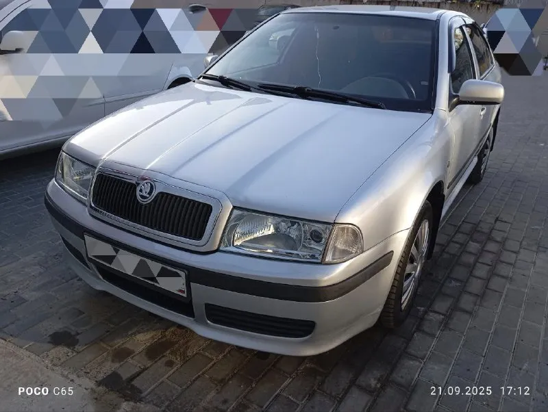 Skoda octavia 2008 г. двигатель: 1.6 (bfq, 102 л. с) пробег: 296 000 комплектация wts, спортивный обвес, трехспицевый кожанный руль, чёрный потолок, передние сидения с развитой боковой поддержкой, abs, кондиционер, электро регулировка и обогрев зеркал, передние электрические стеклоподьемники, сигнализация starline a6, заводской центральный замок, заводская аудиосистема на 4 динамика, бортовой компьютер, доводчик стекол с сигнализации. все функции в машине работают сервисная книжка имеется юридически всё в порядке цена: 585.000 рублей, торг при осмотре г. донецк продажа с переоформлением в мрэо. остальные вопросы по телефону денис +79493230454 📞 звоните: +7(949)3230454 - фотография - 3