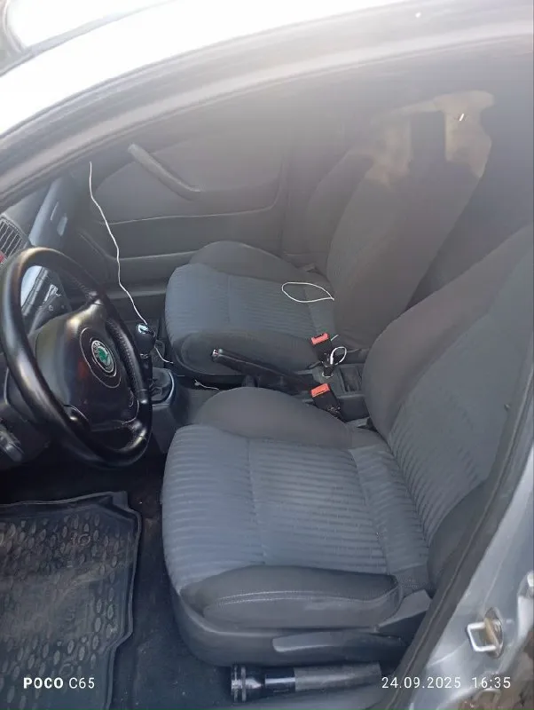 Skoda octavia 2008 г. двигатель: 1.6 (bfq, 102 л. с) пробег: 296 000 комплектация wts, спортивный обвес, трехспицевый кожанный руль, чёрный потолок, передние сидения с развитой боковой поддержкой, abs, кондиционер, электро регулировка и обогрев зеркал, передние электрические стеклоподьемники, сигнализация starline a6, заводской центральный замок, заводская аудиосистема на 4 динамика, бортовой компьютер, доводчик стекол с сигнализации. все функции в машине работают сервисная книжка имеется юридически всё в порядке цена: 585.000 рублей, торг при осмотре г. донецк продажа с переоформлением в мрэо. остальные вопросы по телефону денис +79493230454 📞 звоните: +7(949)3230454 - фотография - 8