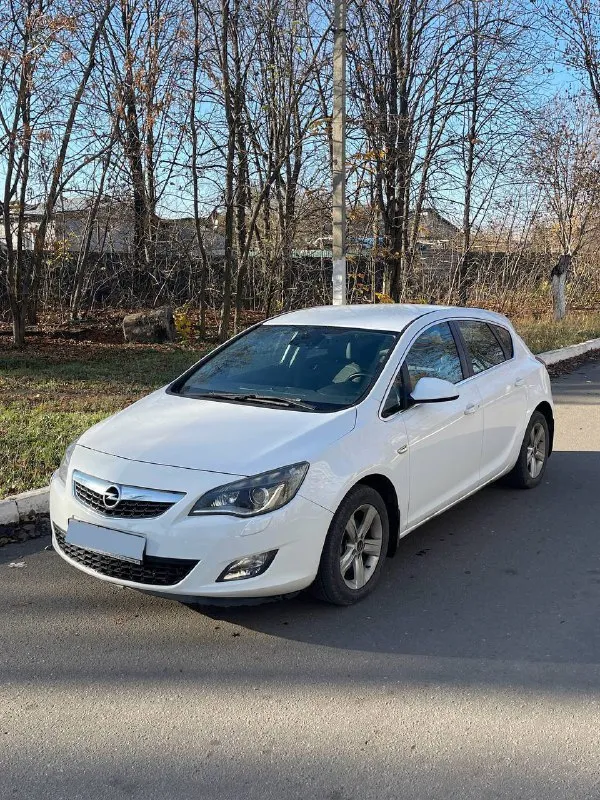 Продам опель астра j 2010г в самой максимальной комплектации оригинальный пробег 111тыс. без дтп, вс... - фотография