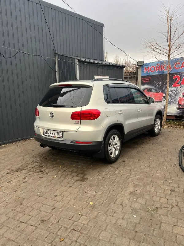 Цена 🔥🔥🔥 1 150 000 volkswagen тигуан / volkswagen tiguan 1 рест 2014 в родном окрасе❗️ 1.4т, новая турбина коробка автоматическая климат контроль, датчик температуры за бортом бортовой компьютер, датчик дождя, датчик света, задний парктроник с камерой заднего вида, подогрев сидений (3 режима), подогрев зеркал, мультируль, установлена магнитола, шумоизоляция. ходовая в идеальном состоянии, комплект зимней резины в подарок 🎁 осмотр г. донецк цена 1.150.000р владелец +79495340516 +79493594330 📲 tg: инна 📞 звоните: +7(949)5340516 - фотография - 3