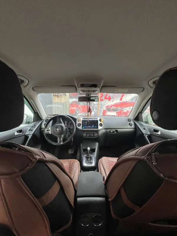 Цена 🔥🔥🔥 1 150 000 volkswagen тигуан / volkswagen tiguan 1 рест 2014 в родном окрасе❗️ 1.4т, новая турбина коробка автоматическая климат контроль, датчик температуры за бортом бортовой компьютер, датчик дождя, датчик света, задний парктроник с камерой заднего вида, подогрев сидений (3 режима), подогрев зеркал, мультируль, установлена магнитола, шумоизоляция. ходовая в идеальном состоянии, комплект зимней резины в подарок 🎁 осмотр г. донецк цена 1.150.000р владелец +79495340516 +79493594330 📲 tg: инна 📞 звоните: +7(949)5340516 - фотография - 5