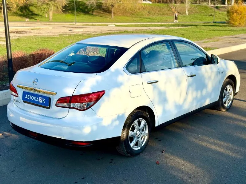 🚗 nissan almera g15 at 💰цена: 750 000р 🏢город: мариуполь 📅год выпуска: 2014 🧾пробег: 154 760 км. ⚙️двигатель: 1.6 16v ⛽топливо: бензин ⚙️кпп: автомат 📞 телефон: +7-989-263-55-56 +7-949-551-91-52 +7-949-727-41-51 💾 описание: ✅ оцинкованный кузов. ✅ заводская краска (2 косметических окраса). nissan almera g15 - это третье поколение седана nissan, автомобиль b-класса, известный своей надежностью, просторным салоном и вместительным багажником. производился на базе renault logan с технологией горячего цинкования кузова. 🚙 двигатель k4m 1.6 16v 102 л. с. самый лучший в линейке, едет шикарно, ходовая без посторонних звуков, мягкая, высокий клиренс. ❄️ кондиционер, гур, abs, 2 airbag, подогрев сидений, птф, магнитола с usb, оригинальные литые диски, центральный замок, 2 ключа. улица шевченко 2️⃣6️⃣9️⃣ 🏦 возможна продажа в кредит по двум документам. - фотография - 6