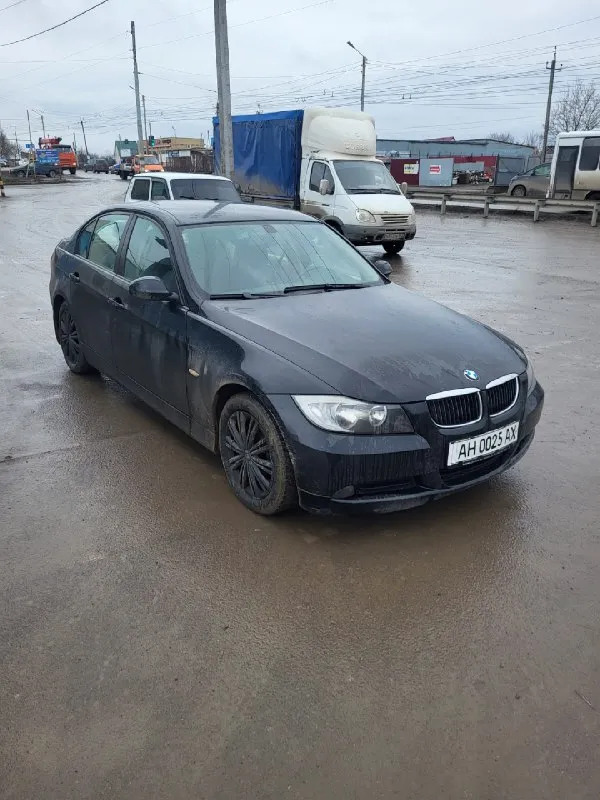 Продам bmw е90 2006гв 2 л автомат 1 хоз пробег родной 130000 т км в дтп не участвовала ездила девочк... - фотография
