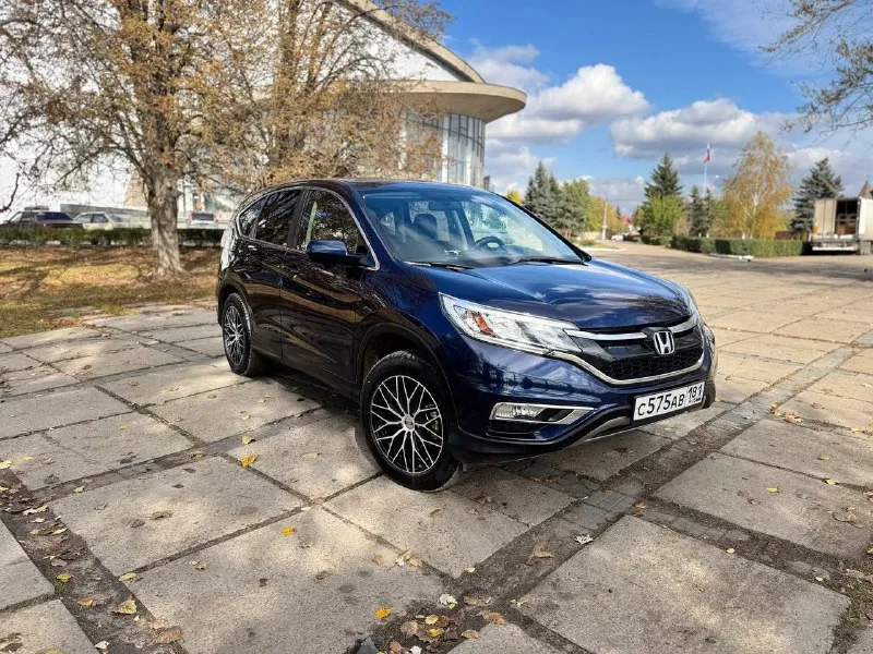 Honda cr-v 2.4 год - 2015 пробег - 160 000 км полный привод awd комплектация: кондиционер, круиз-контроль, датчик света, датчик дождя, мультируль, электрическое сиденье, абс, антипробуксовка, курсовая устойчивость, бортовой компьютер, центральный замок, бесключевой доступ, камера заднего вида мультимедиа с блютуз. пройдено то, фары в бронепленке. заменено масло в коробке, свечи зажигания, так же произведена замена колодок. ходовая в идеале. два комплекта резины новой на дисках. машина действительно в отличном состоянии. надежный автомобиль. аккуратная эксплуатация. пригонял для себя, в моем владении (c 2022 года). на интересующие вас вопросы отвечу, звоните. прошёл все то. своевременно обслуживался. осмотр в городе зоринск цена 2 млн рублей. +79595012167 📲 tg: @jekag13 📞 звоните: +7(959)5012167 - фотография - 2