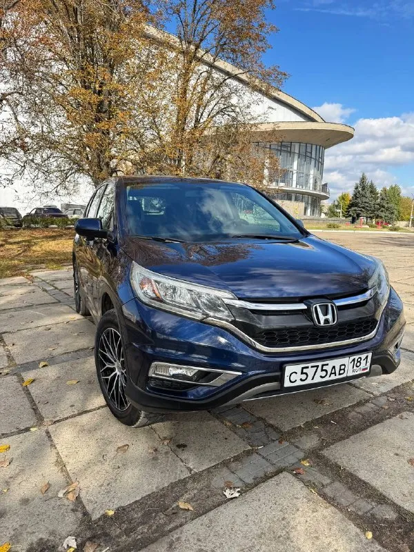 Honda cr-v 2.4 год - 2015 пробег - 160 000 км полный привод awd комплектация: кондиционер, круиз-контроль, датчик света, датчик дождя, мультируль, электрическое сиденье, абс, антипробуксовка, курсовая устойчивость, бортовой компьютер, центральный замок, бесключевой доступ, камера заднего вида мультимедиа с блютуз. пройдено то, фары в бронепленке. заменено масло в коробке, свечи зажигания, так же произведена замена колодок. ходовая в идеале. два комплекта резины новой на дисках. машина действительно в отличном состоянии. надежный автомобиль. аккуратная эксплуатация. пригонял для себя, в моем владении (c 2022 года). на интересующие вас вопросы отвечу, звоните. прошёл все то. своевременно обслуживался. осмотр в городе зоринск цена 2 млн рублей. +79595012167 📲 tg: @jekag13 📞 звоните: +7(959)5012167 - фотография - 5
