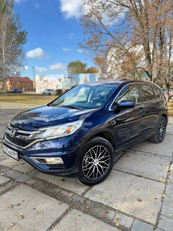 Honda cr-v 2.4 год - 2015 пробег - 160 000 км полный привод awd комплектация: кондиционер, круиз-контроль, датчик света, датчик дождя, мультируль, электрическое сиденье, абс, антипробуксовка, курсовая устойчивость, бортовой компьютер, центральный замок, бесключевой доступ, камера заднего вида мультимедиа с блютуз. пройдено то, фары в бронепленке. заменено масло в коробке, свечи зажигания, так же произведена замена колодок. ходовая в идеале. два комплекта резины новой на дисках. машина действительно в отличном состоянии. надежный автомобиль. аккуратная эксплуатация. пригонял для себя, в моем владении (c 2022 года). на интересующие вас вопросы отвечу, звоните. прошёл все то. своевременно обслуживался. осмотр в городе зоринск цена 2 млн рублей. +79595012167 📲 tg: @jekag13 📞 звоните: +7(959)5012167 - фотография - 7