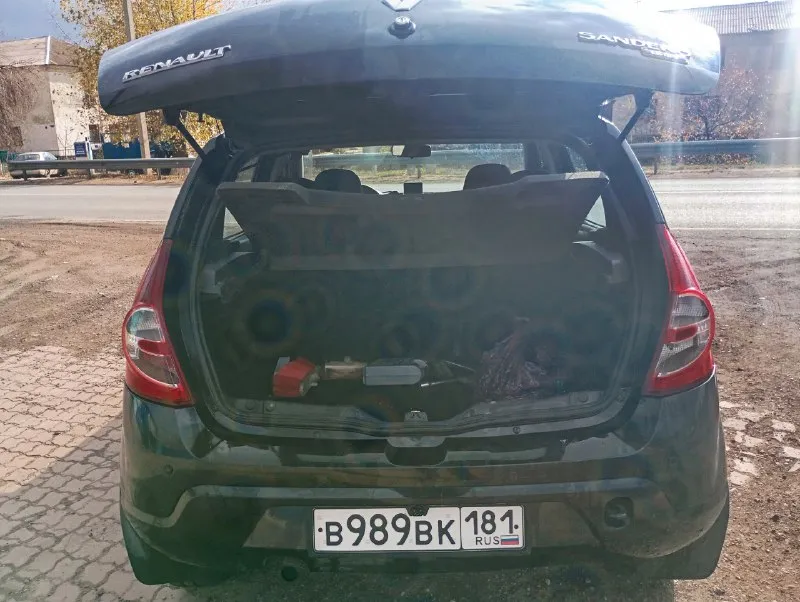 Продаётся отличный renault сандеро от собственника. 2011 года выпуска. пробег 122200 км. двигатель 1,6. 103 л/с. , очень мощный и надёжный. к4м. коробка - автомат, работает отлично. полная комплектация: кондиционер, 4 электроподъемника, гур, парктроник, видеорегистратор, электрорегулировка зеркал, противотуманки. всё работает. есть небольшие нюансы по кузову (поэтому недорогая). вообщем, машина, очень удобная, простая, не дорогая, в обслуживании и динамичная. аналог логана. готов отдать за 505 000 руб. тел. +7 959 0257897, алчевск или +79591186870. 📞 звоните: +7(959)0257897 - фотография - 5