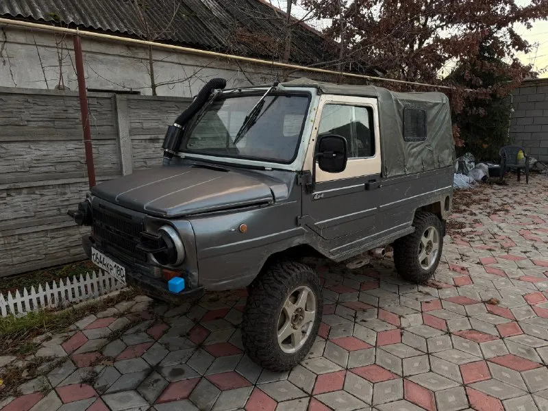 Продам грозу бездорожья он же луаз. двс сенс 1.3 в отличнейшем состоянии, тяга и мощь для этой машины с весом 800 кг как у урала. подключаемый полный привод( так передний) понижайка, блокировка заднего редуктора все работает!проходимость бешеная. бортовые редуктора обслужены были летом. отдам еще понижения 2.0 в редуктора( некогда поставить) установлена рулевая рейка кпп родная все предачи на отлично( выбивает только заднюю) новое сцепление в сборе вместе с главным и рабочим цилиндром. на газу, бензина нет вообще и не надо. расход 1 заправка на месяц. лифт подвески на 5 см. и перенос передней балки вперед на 4 см. аля шноркель из того, что было. сиденья и диски субару, резина новая пробег 200 км. документы полнейший порядок я 1 единственный хоз. по рф цена: 350 000 подробнее по телефону: +79493282053 📞 звоните: +7(949)3282053 - фотография - 2