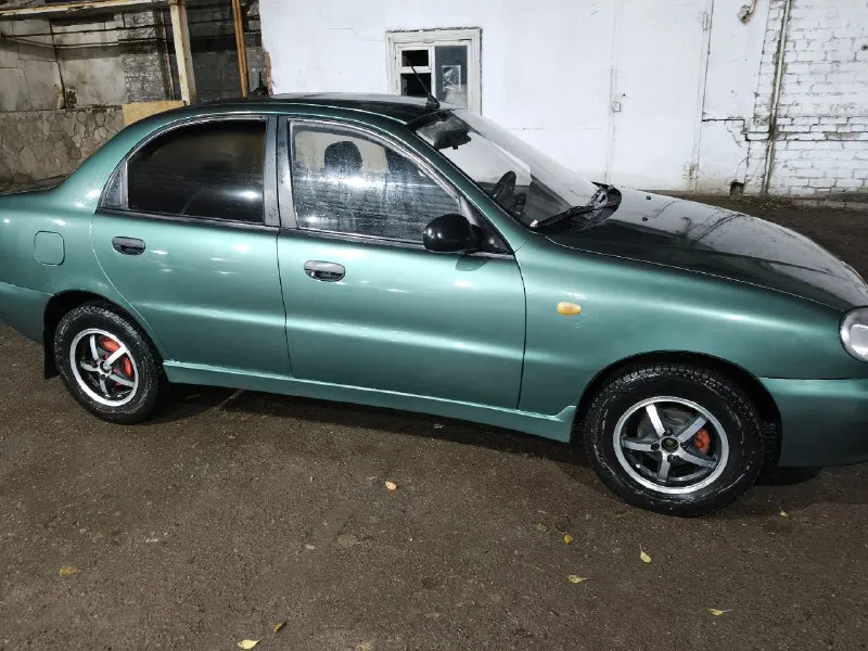 Продам daewoo сенс 1.3 в хорошем состоянии. не дымит не троит, кпп не выбивает не хрустит. дно пороги целые. пробег 121 000. я владелец, резина зима 2й сезон состояние новой, лето в комплекте. город луганск +79591233754 цена 310к торг 📞 звоните: +7(959)1233754 - фотография - 2