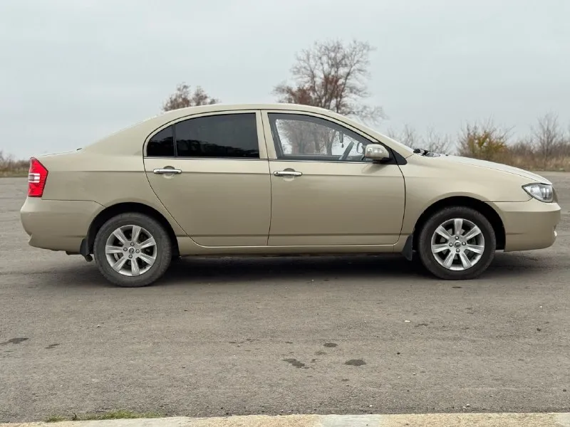 Lifan620 2011 г/в с родным пробегом в 55 тыс км. двиг 1.6(16 кл), мкпп, гаражное хранение, в дтп не участвовал. один хазяин, авто приобретал в салоне в 2011г. ухожен, обслужен. два комплекта резины на дисках. 680 тыс. по месту нахождения- г лутугино тел +79591545368 вопросы писать 👤 📞 звоните: +7(959)1545368 - фотография - 3