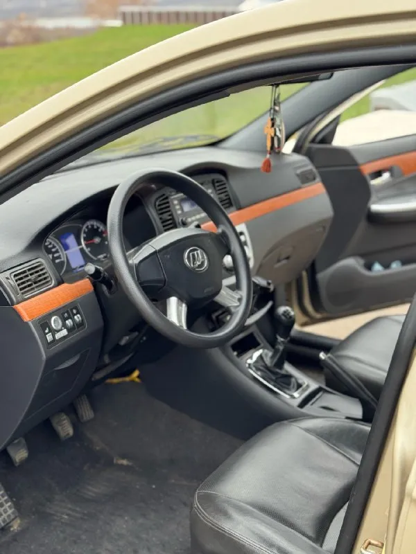 Lifan620 2011 г/в с родным пробегом в 55 тыс км. двиг 1.6(16 кл), мкпп, гаражное хранение, в дтп не участвовал. один хазяин, авто приобретал в салоне в 2011г. ухожен, обслужен. два комплекта резины на дисках. 680 тыс. по месту нахождения- г лутугино тел +79591545368 вопросы писать 👤 📞 звоните: +7(959)1545368 - фотография - 7