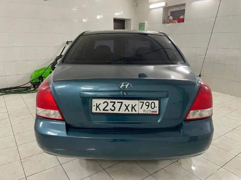 В продаже надёжный корейский седан! коробка автомат! по технической части никаких нареканий! двигатель работает идеально, не дымит, масло не ест. коробка переключает без проблем, ходовая в хорошем состоянии (много что поменяно). новые тормоза в круг (тормозные диски, колодки, тросы ручника, колодки ручника, задние барабаны) хорошая комплектация: кондиционер, круиз контроль, велюровый салон, 4 электро стеклоподъемника, обогрев зеркал, центральный замок, гур, подушки безопасности, музыка и тд. цена 380000 руб. +79498384425 📞 звоните: +7(949)8384425 - фотография - 4