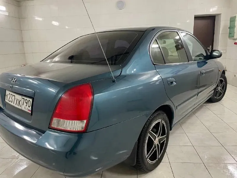 В продаже надёжный корейский седан! коробка автомат! по технической части никаких нареканий! двигатель работает идеально, не дымит, масло не ест. коробка переключает без проблем, ходовая в хорошем состоянии (много что поменяно). новые тормоза в круг (тормозные диски, колодки, тросы ручника, колодки ручника, задние барабаны) хорошая комплектация: кондиционер, круиз контроль, велюровый салон, 4 электро стеклоподъемника, обогрев зеркал, центральный замок, гур, подушки безопасности, музыка и тд. цена 380000 руб. +79498384425 📞 звоните: +7(949)8384425 - фотография - 5