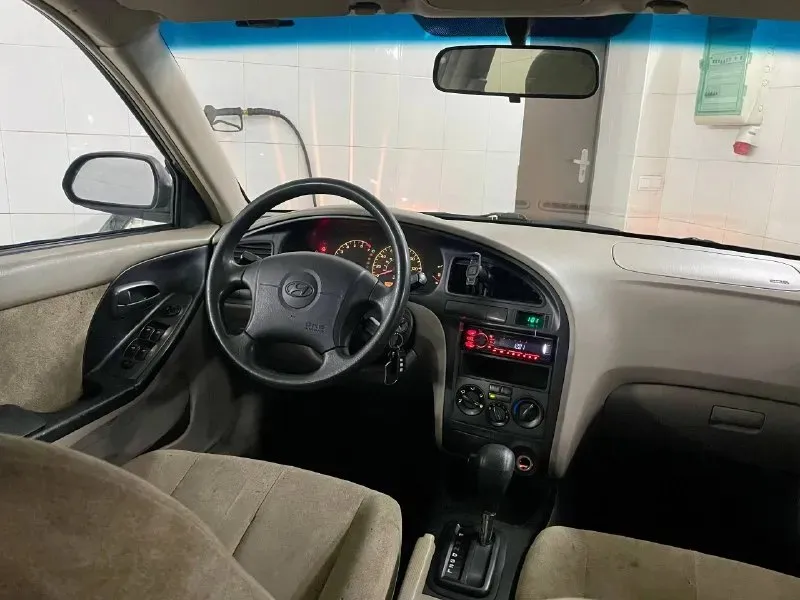 В продаже надёжный корейский седан! коробка автомат! по технической части никаких нареканий! двигатель работает идеально, не дымит, масло не ест. коробка переключает без проблем, ходовая в хорошем состоянии (много что поменяно). новые тормоза в круг (тормозные диски, колодки, тросы ручника, колодки ручника, задние барабаны) хорошая комплектация: кондиционер, круиз контроль, велюровый салон, 4 электро стеклоподъемника, обогрев зеркал, центральный замок, гур, подушки безопасности, музыка и тд. цена 380000 руб. +79498384425 📞 звоните: +7(949)8384425 - фотография - 6