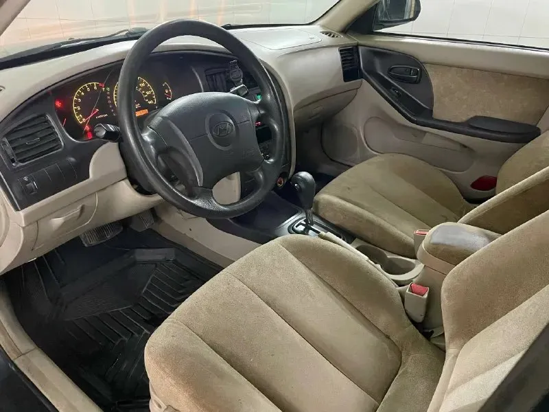 В продаже надёжный корейский седан! коробка автомат! по технической части никаких нареканий! двигатель работает идеально, не дымит, масло не ест. коробка переключает без проблем, ходовая в хорошем состоянии (много что поменяно). новые тормоза в круг (тормозные диски, колодки, тросы ручника, колодки ручника, задние барабаны) хорошая комплектация: кондиционер, круиз контроль, велюровый салон, 4 электро стеклоподъемника, обогрев зеркал, центральный замок, гур, подушки безопасности, музыка и тд. цена 380000 руб. +79498384425 📞 звоните: +7(949)8384425 - фотография - 8