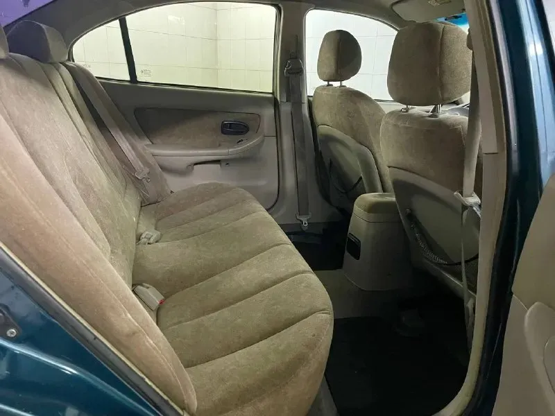 В продаже надёжный корейский седан! коробка автомат! по технической части никаких нареканий! двигатель работает идеально, не дымит, масло не ест. коробка переключает без проблем, ходовая в хорошем состоянии (много что поменяно). новые тормоза в круг (тормозные диски, колодки, тросы ручника, колодки ручника, задние барабаны) хорошая комплектация: кондиционер, круиз контроль, велюровый салон, 4 электро стеклоподъемника, обогрев зеркал, центральный замок, гур, подушки безопасности, музыка и тд. цена 380000 руб. +79498384425 📞 звоните: +7(949)8384425 - фотография - 9