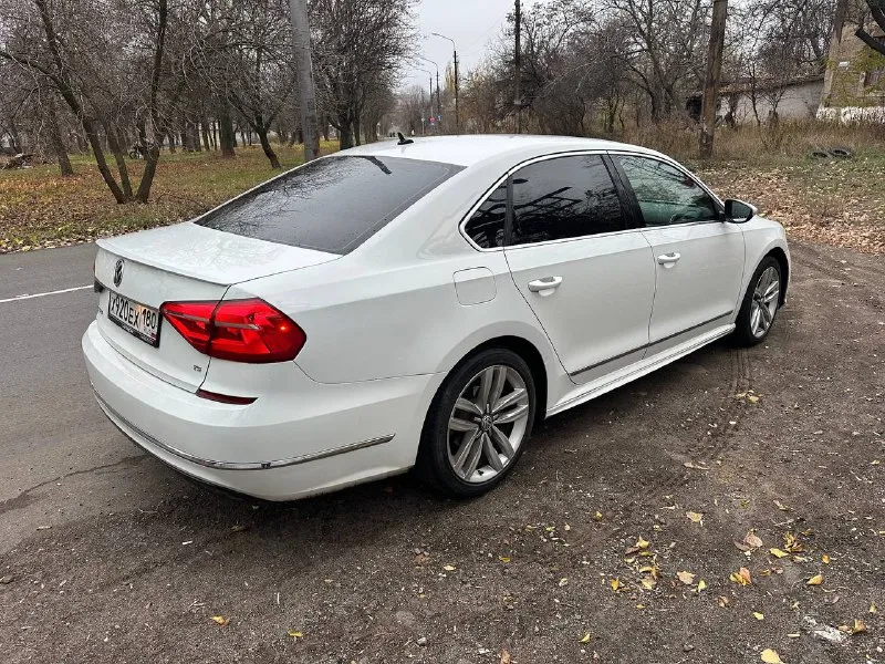 Срочная продажа volkswagen пассат 2016 года, двигатель 1.8, коробка автомат, пробег 172, цена 1.350.000 за наличку. обмен не интересует. телефон 8 (949) 038-60-23 📲 tg:. 📞 звоните: +7(949)0386023 - фотография - 2