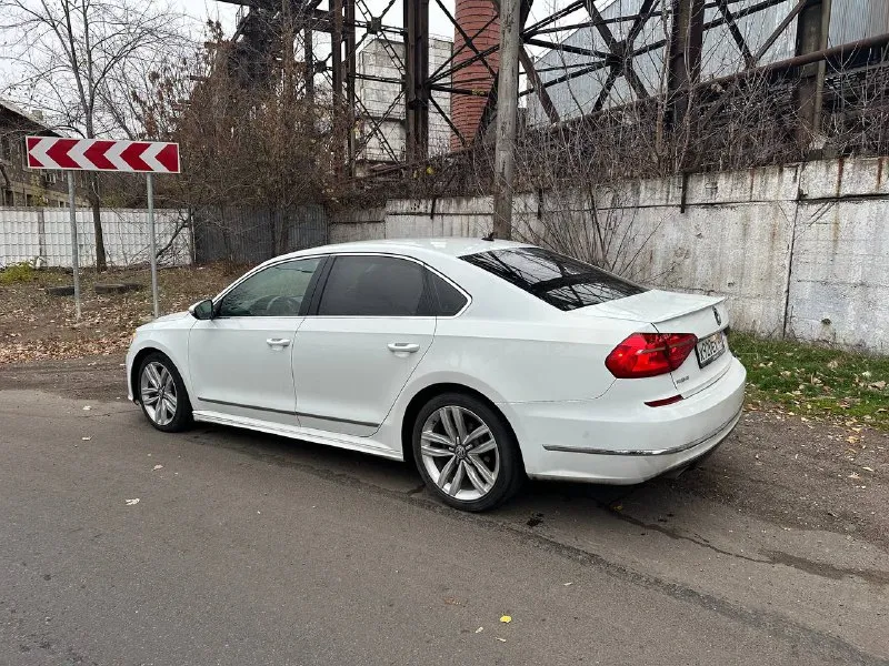 Срочная продажа volkswagen пассат 2016 года, двигатель 1.8, коробка автомат, пробег 172, цена 1.350.000 за наличку. обмен не интересует. телефон 8 (949) 038-60-23 📲 tg:. 📞 звоните: +7(949)0386023 - фотография - 4