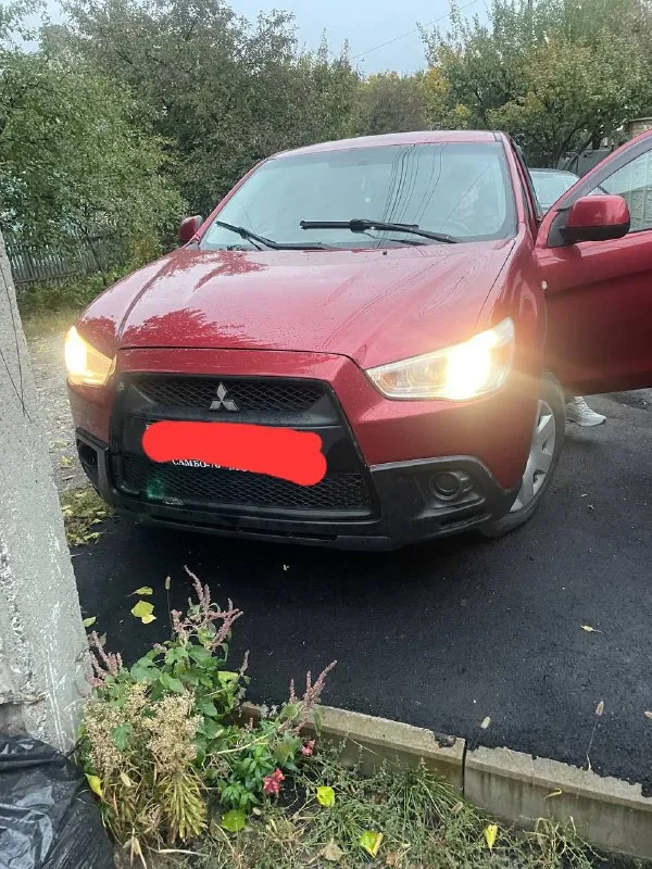 Продам мицубиси аsx 2011 год, пробег 200 000. автомат, лепестки, 1.8. обслужена, два хозяина. в отли... - фотография