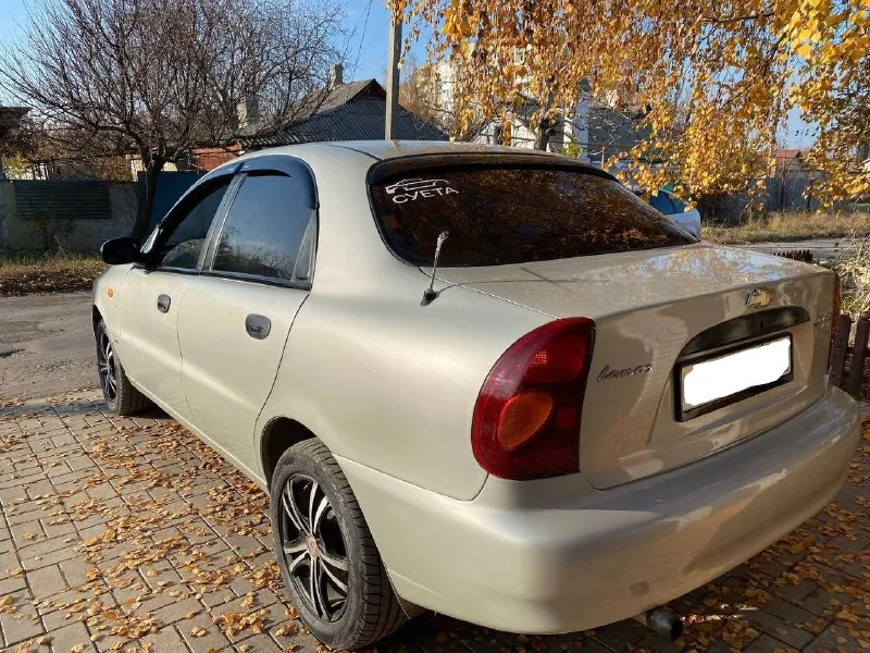 Продам chevrolet lanos 2008 года выпуска в хорошем состоянии двигатель коробка в идеале движок после капиталки вложено больше чем 120.000 руб ходовка вся перебрана сел поехал на любой километраж по документам кристально чиста авто стоит на учёте 180 рег на хорошей резине и на пятнадцатых литых красивых дисках стоит хорошая музыка усилитель + 4 колонки возможен обмен с доплатой в любую сторону цена 325.000т торг по факту место осмотра донецк ленинский район звоните по телефону расскажу подробнеей +79497348505 📞 звоните: +7(949)7348505 - фотография - 3