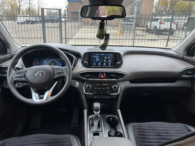 Продам личный автомобиль hyundai santa fe год выпуска: 2020 тип кпп: автомат объем двигателя: 2.4 литра тип топлива: бензин пробег: 80т. км цена: 2.850₽ дополнительная информация: резина зима/лето два заводских ключа два комплекта ковриков авто в хорошем состоянии авто в керамике +7 949 3943365 📞 звоните: +7(949)3943365 - фотография - 8