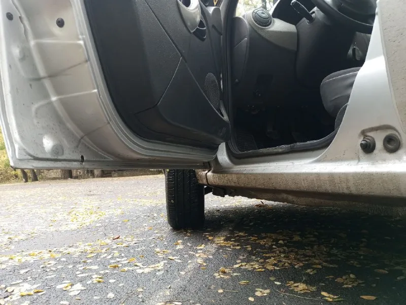 Продам надёжный и неприхотливый автомобиль, renault logan румынской сборки. 🔥 мотор 1.6л масло не ест, всегда масло лили только эльф. 🔥 машина 2010 года выпуска. 🔥 родной пробег 202 000 км. 🔥 комплектация с гур, фронтальной подушкой и передними эсп. 🔥 стоит процессорная магнитола с usb 🔥 центральный замок, сигнализация, брелок на аккумуляторе. 🔥 в машине не курили, салон всегда был в чехлах в такси не ездила, покупали в салоне, почти вся в родной краске. 💳 450000₽ торг приветствуется. или обмен на уаз патриот с моей доплатой 📲 +79493113741 - фотография - 8