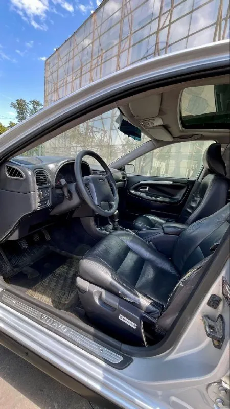 Продам volvo v 40. бензин 1.8. 2002 год выпуска. цена 550000 р. пробег 325500 км мариуполь максимальная комплектация. кондиционер, электро стекоподьемники, электро зеркала. подогрев сидений. кожаный салон. оригинальные титановые диски. 2 ключа. сервисная книга. 2 владельца. осмотр в мариуполе. возможен не большой торг. +79497402632 сергей - фотография - 5