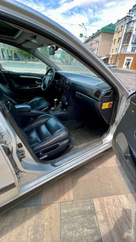 Продам volvo v 40. бензин 1.8. 2002 год выпуска. цена 550000 р. пробег 325500 км мариуполь максимальная комплектация. кондиционер, электро стекоподьемники, электро зеркала. подогрев сидений. кожаный салон. оригинальные титановые диски. 2 ключа. сервисная книга. 2 владельца. осмотр в мариуполе. возможен не большой торг. +79497402632 сергей - фотография - 8