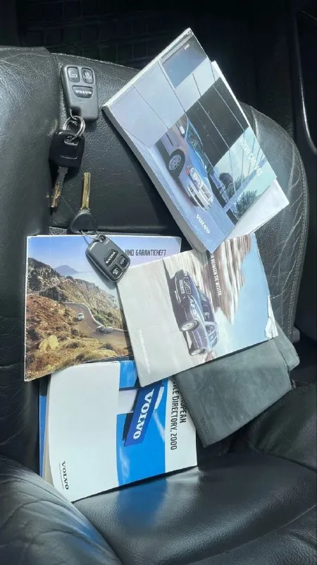 Продам volvo v 40. бензин 1.8. 2002 год выпуска. цена 550000 р. пробег 325500 км мариуполь максимальная комплектация. кондиционер, электро стекоподьемники, электро зеркала. подогрев сидений. кожаный салон. оригинальные титановые диски. 2 ключа. сервисная книга. 2 владельца. осмотр в мариуполе. возможен не большой торг. +79497402632 сергей - фотография - 9