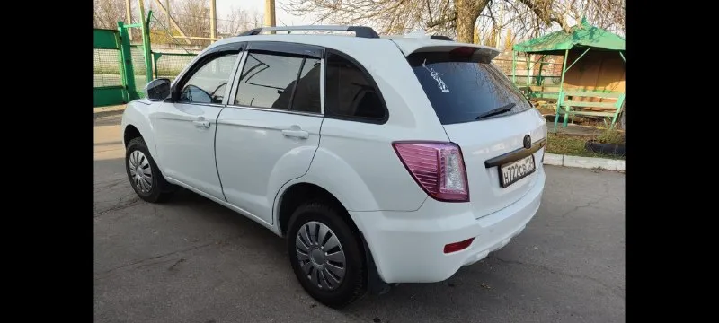 Продам lifan x60. год2014, цвет белый, двигатель 1.8, привод передний, бензин, коробка механика, пробег 160000. состояние машины отлично. коробка двигатель норма. электро пакет. кондиционер, печка рабочие, и. т. д. цена 570000₽. торг. харцызск. все остальное по телефону+79490348343.+79494228407. 📞 звоните: +7(949)0348343 - фотография - 2